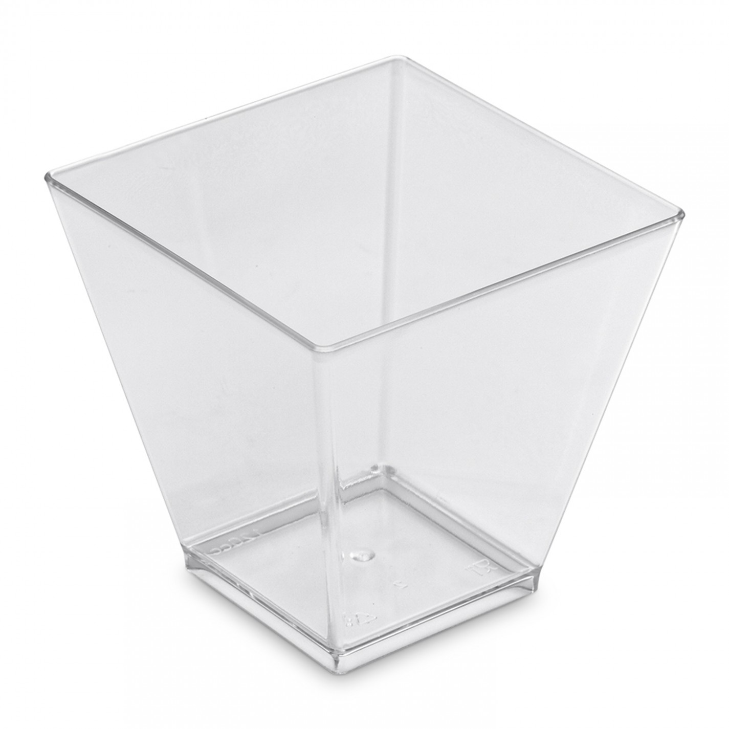 Verrine plastique transparente, contenance 6 cl, forme pyramidale, élégante.
